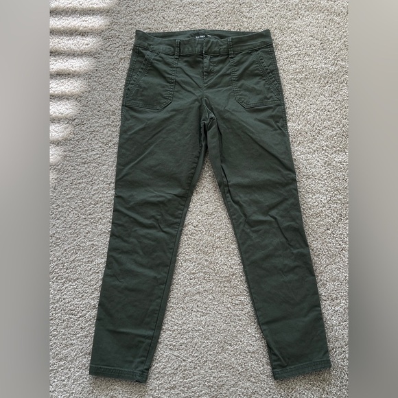 Old Navy Pants - Old Navy Olive Green Pixie Pants - Size 2